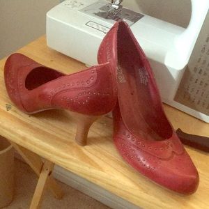 Kenneth Cole- Reaction